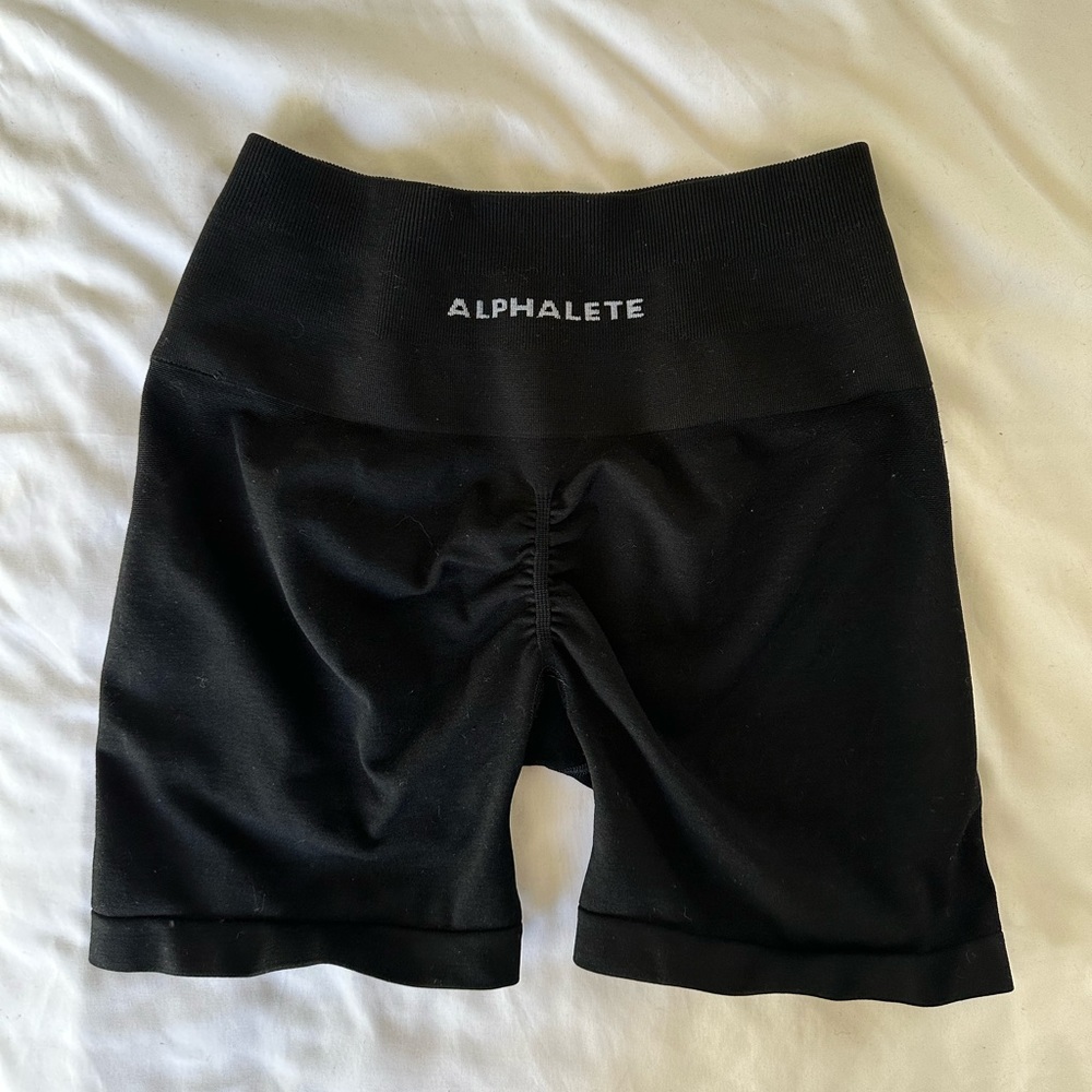 Black alphalete amplify shorts 4.5”